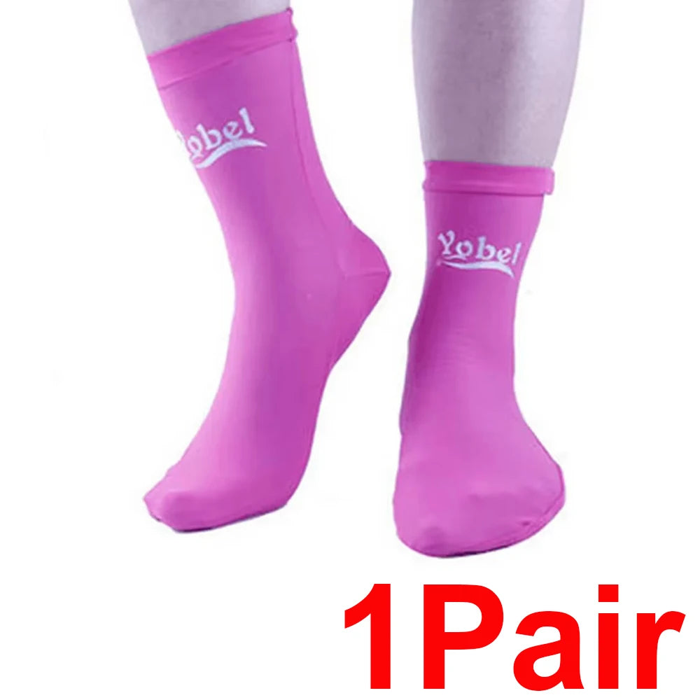 Chaussettes de plongée en lycra légères en polyamide pour hommes et femmes.