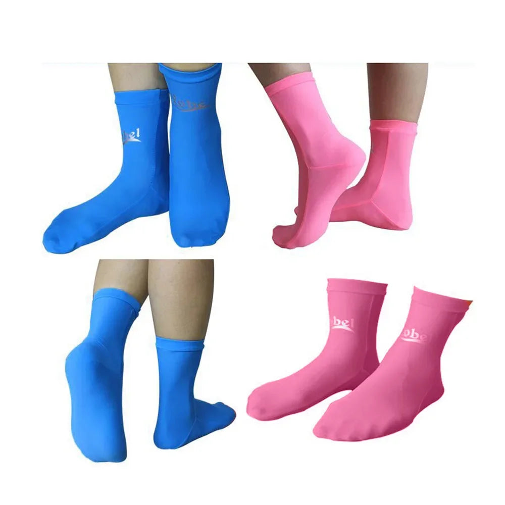 Chaussettes de plongée en lycra légères en polyamide pour hommes et femmes.