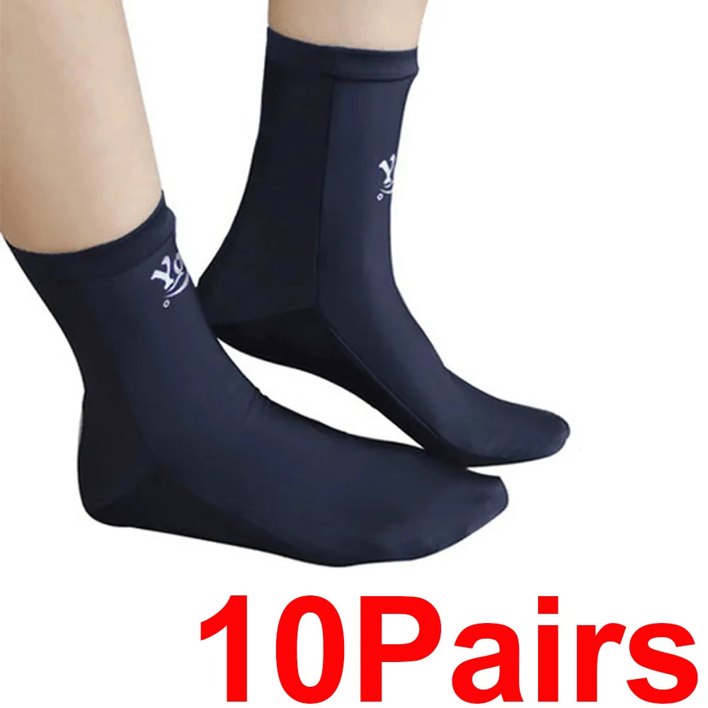 Chaussettes de plongée en lycra légères en polyamide pour hommes et femmes.
