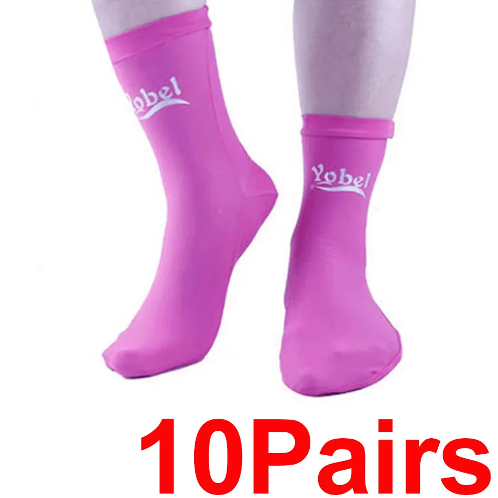 Chaussettes de plongée en lycra légères en polyamide pour hommes et femmes.